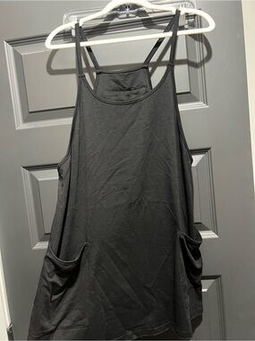 Black Racerback athletic jumper